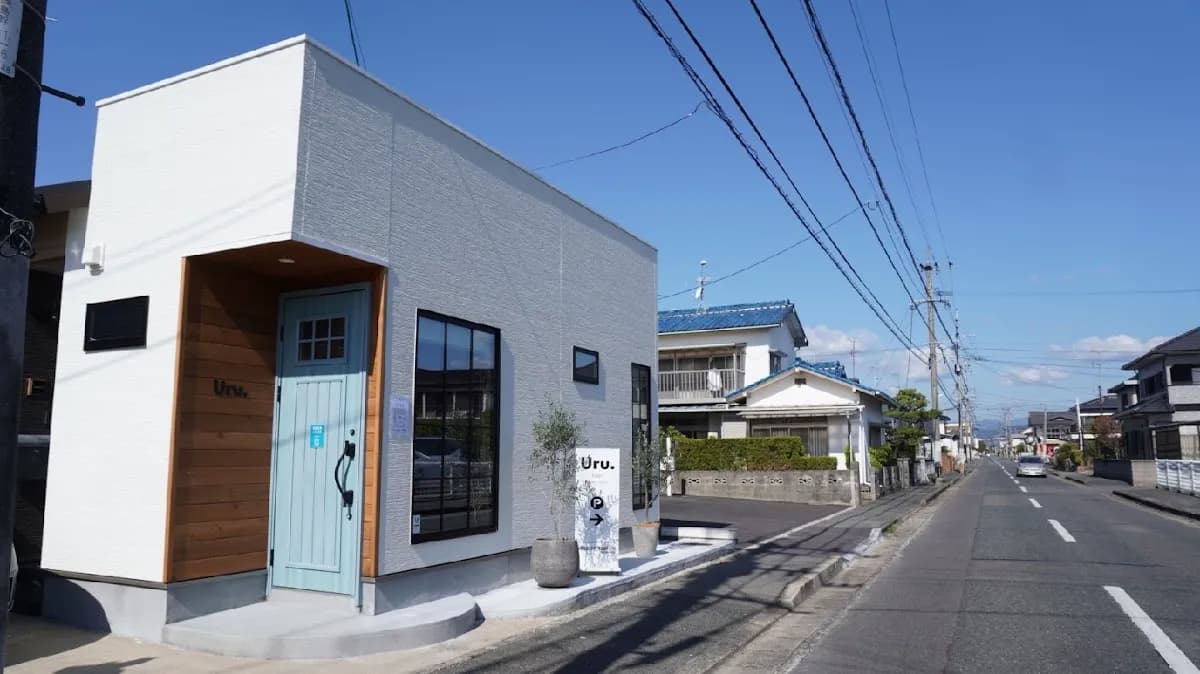 Uru. hair+ ladies salon（ウル美容室)、Uru.rela(ウルリラ)