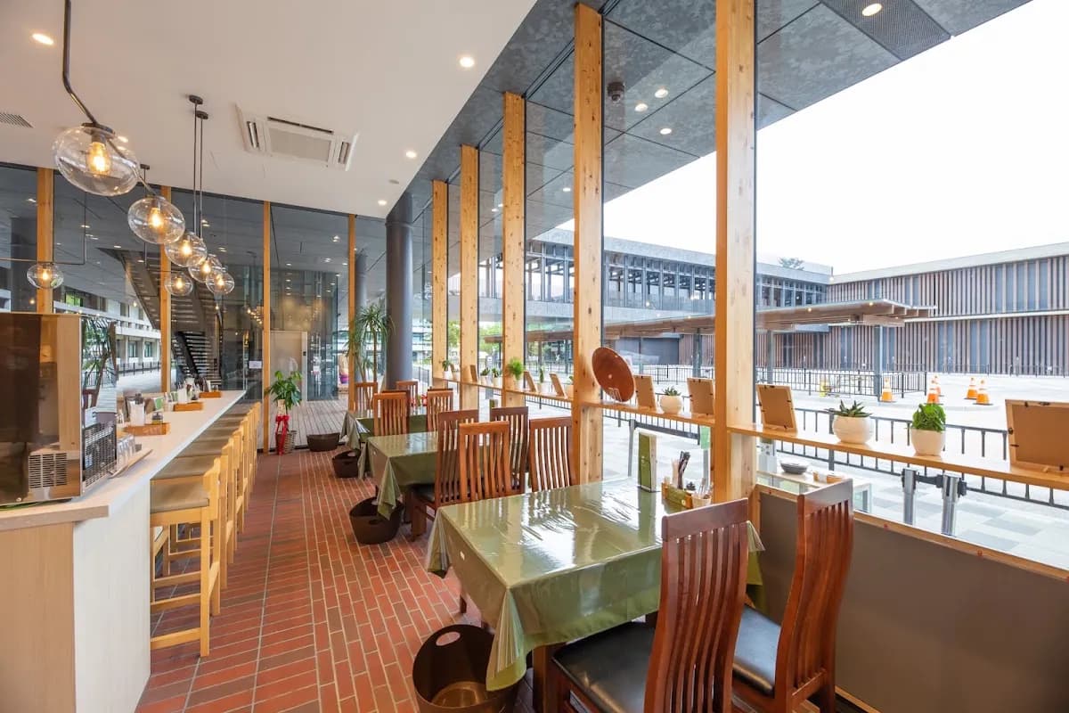 Lunch & Cafe 鹿珈（ロカ）
