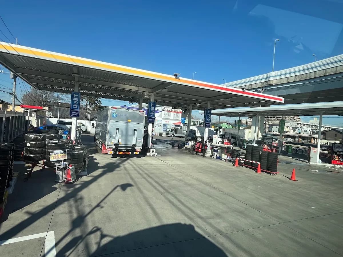 apollostation 新大宮バイパス浦和町谷SS／東日本宇佐美