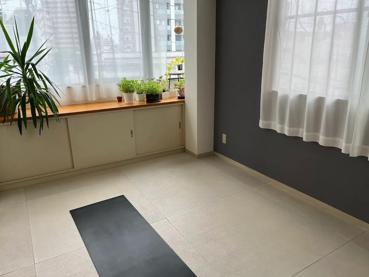 さいたま市浦和のヨガスタジオ｜路地裏YogaStudio