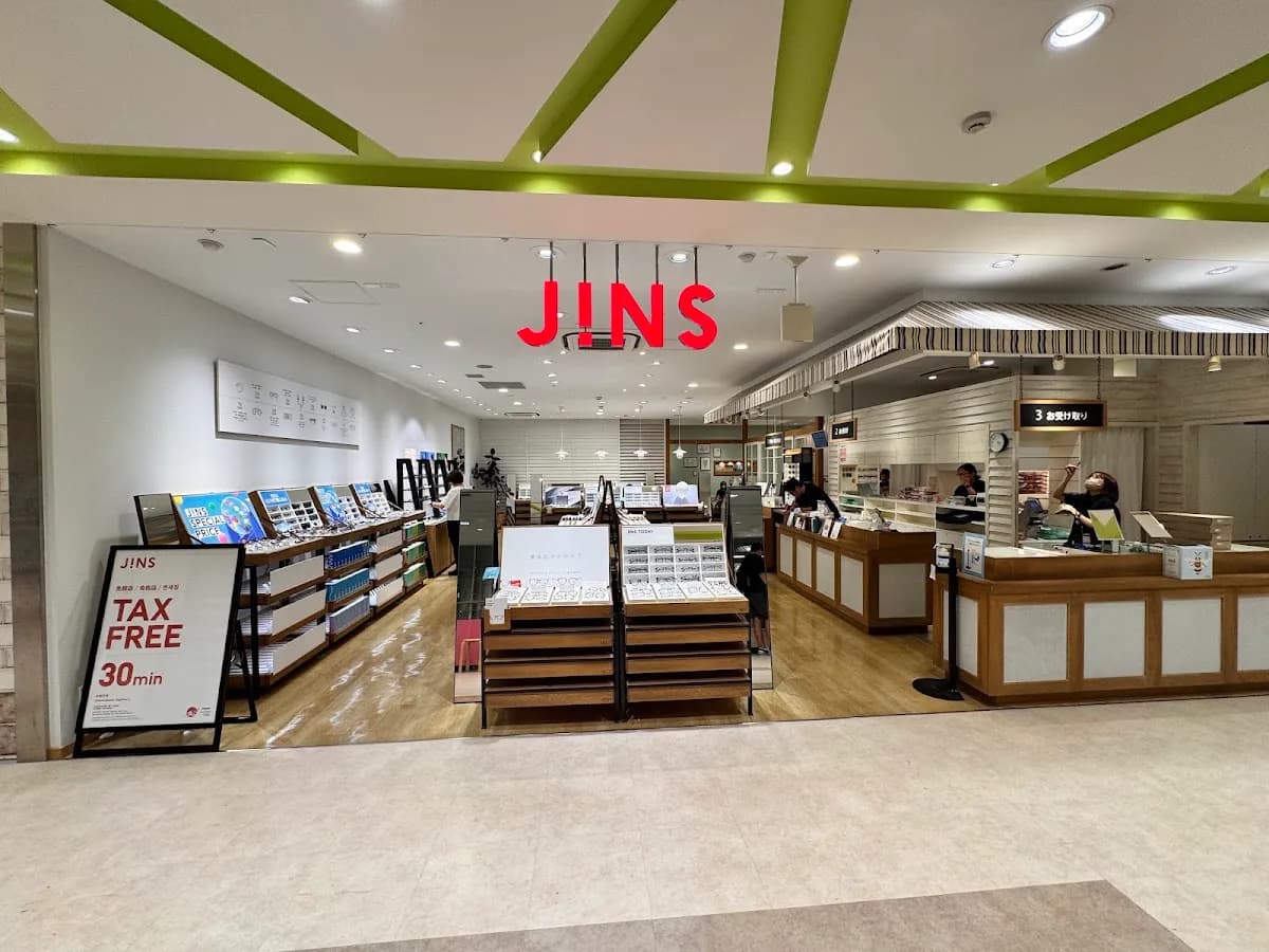 JINS アミュプラザ博多店