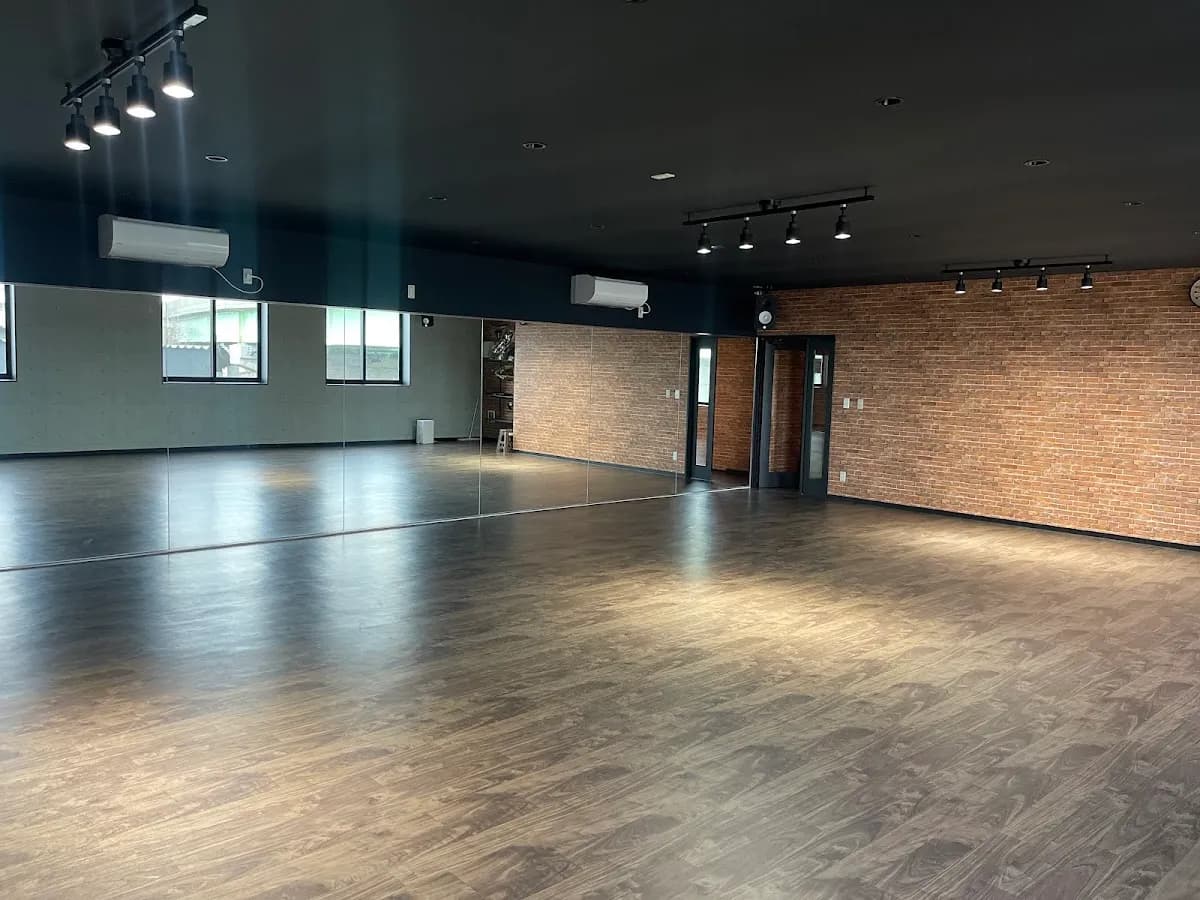 CF DANCE STUDIO