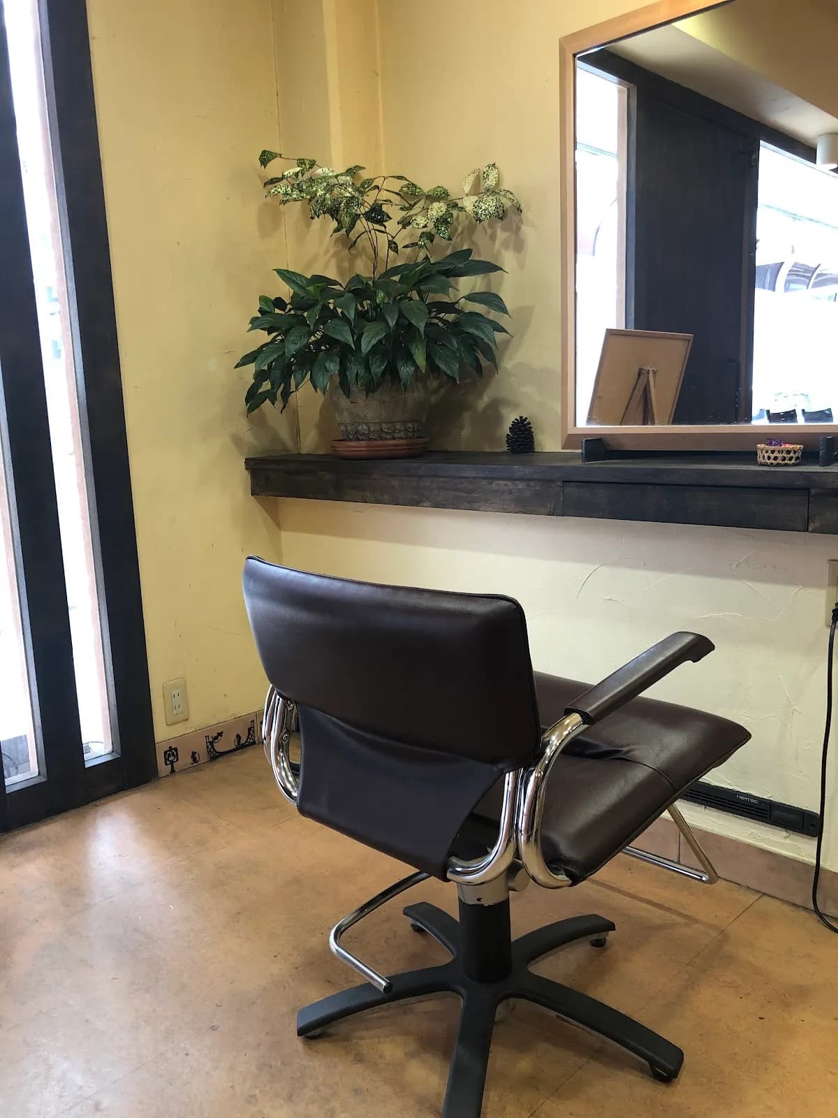 iero(イエロ)hair salon
