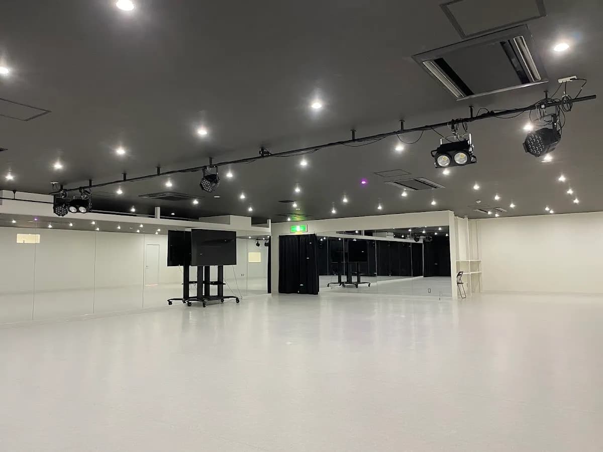 RIN DANCE SCHOOL Motoyama(リンダンススクール本山)