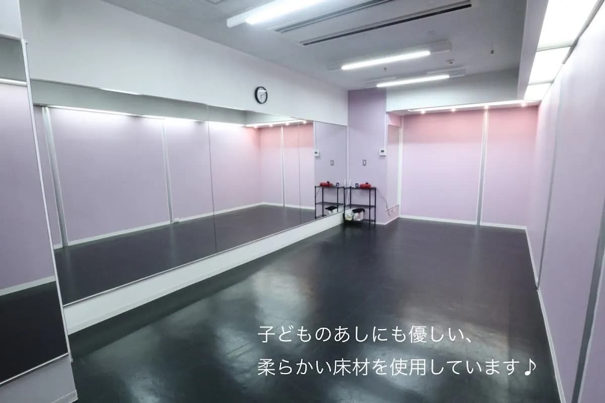 QueeNキッズダンススクール 梅田スタジオ
