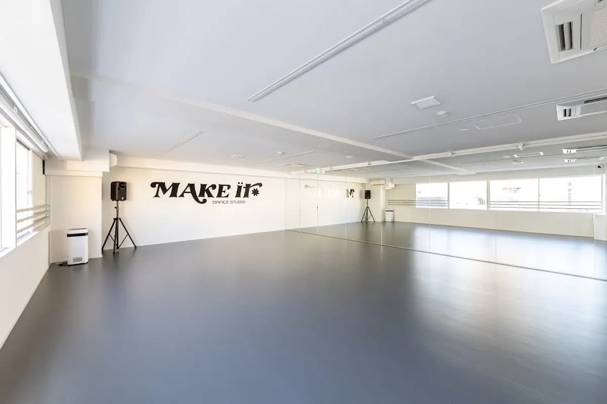 MAKE IT DANCE STUDIO