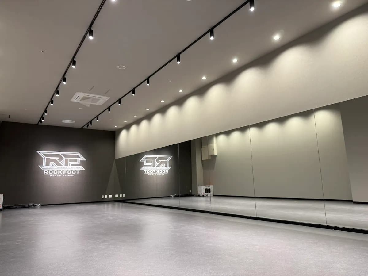 ダンススタジオ ROCKFOOT 上杉 × avex artist academy